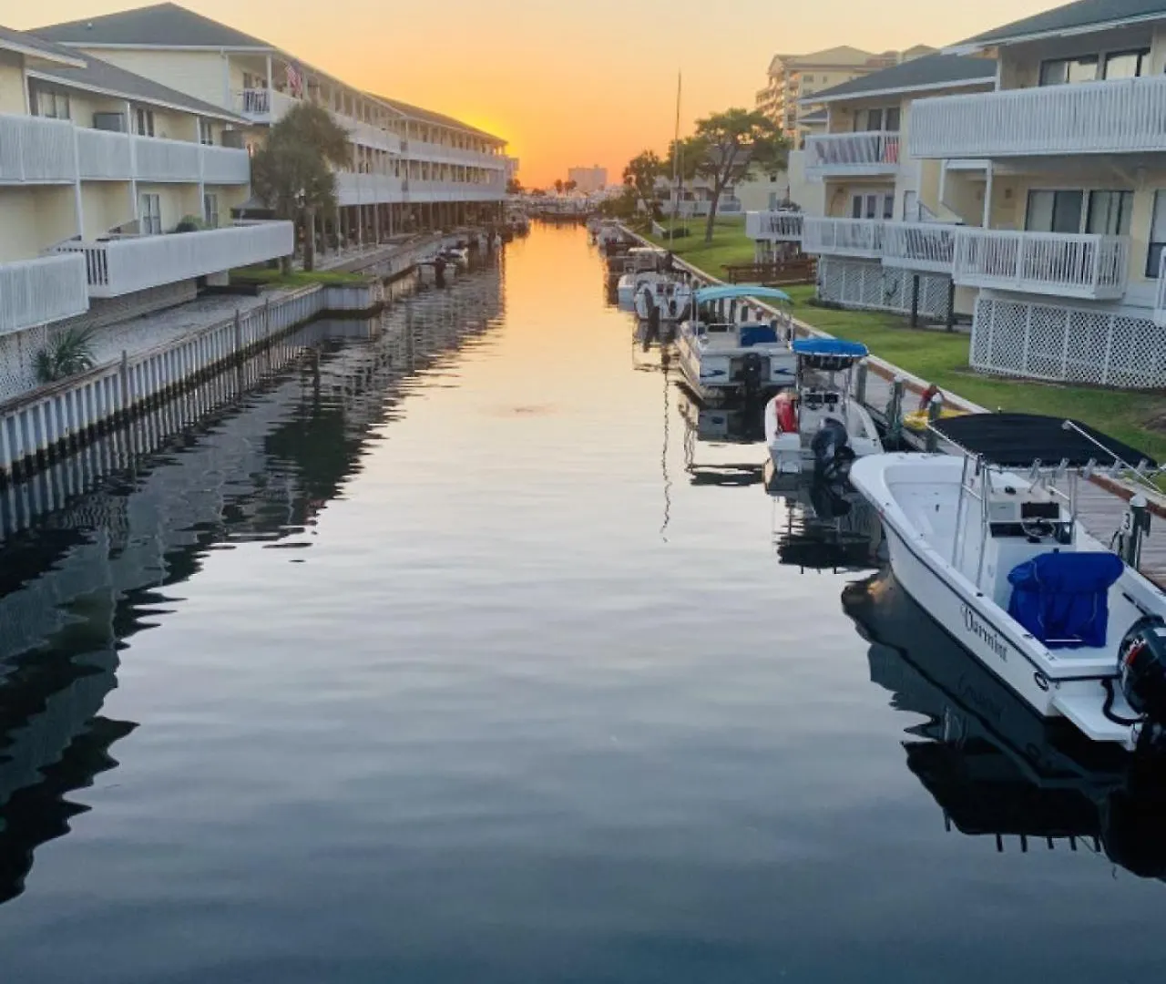 Sandpiper Cove Unit 4231 Your Destin Beach Getaway With Free Beach Service 0*,